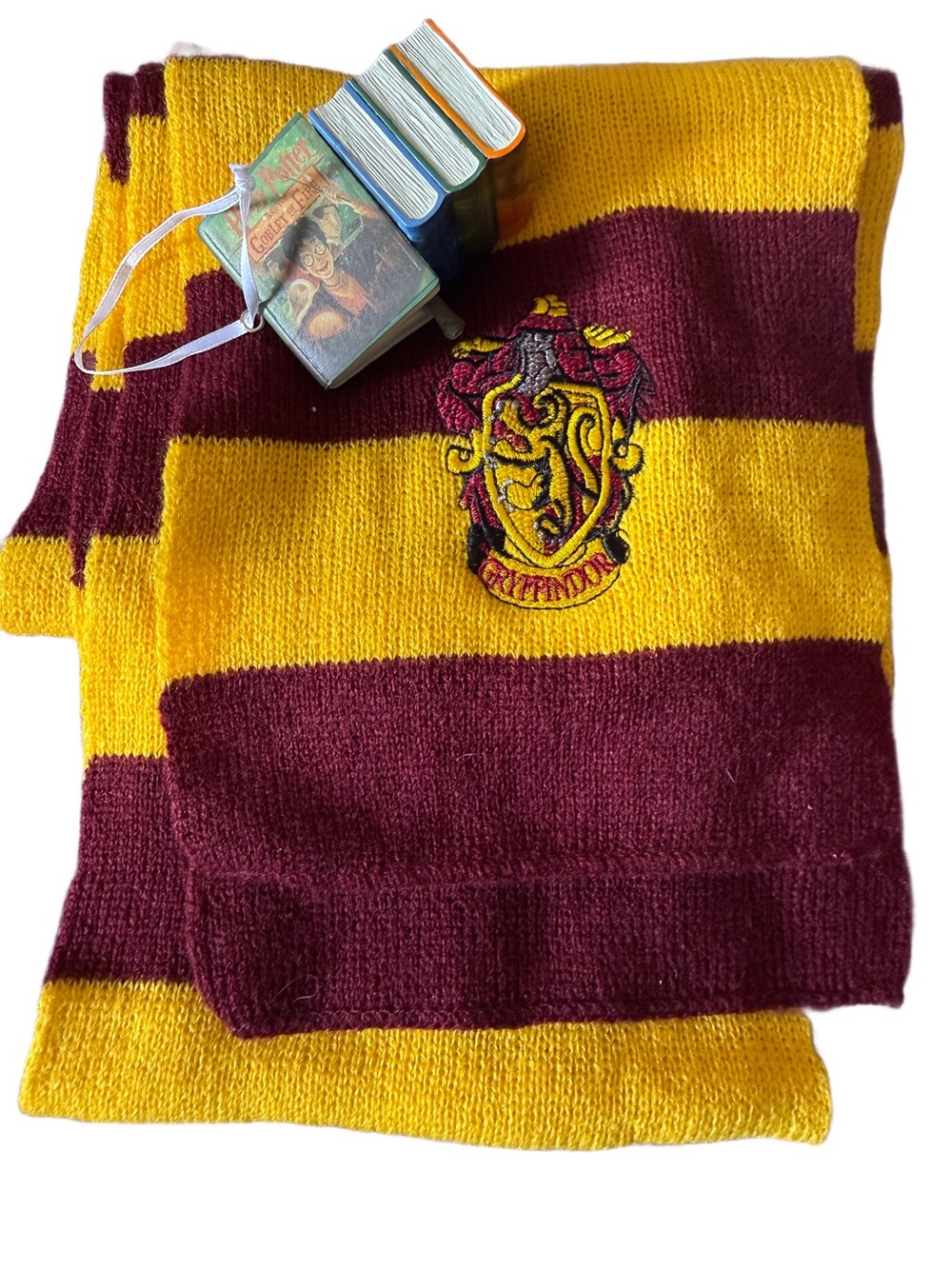 Harry Potter Gryffindor scarf and book ornament